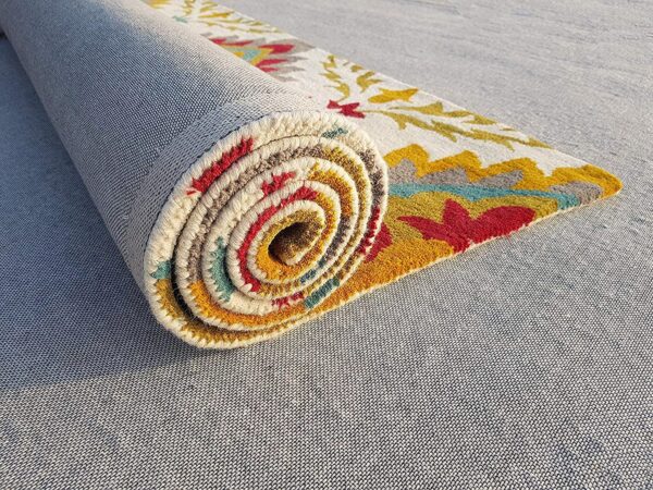 Vibrant Multicolor Floral Area Rug with Elegant Bohemian Design - Image 4